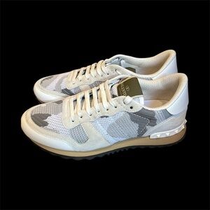 Valentino Garavani sneakers Size 40, fits like 9-9.5 women or 7 men